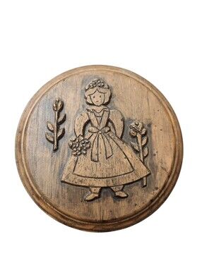 Hide a Key 6” Faux Wood Resin Wall Plaque Dutch Girl 60s Vintage Cottagecore